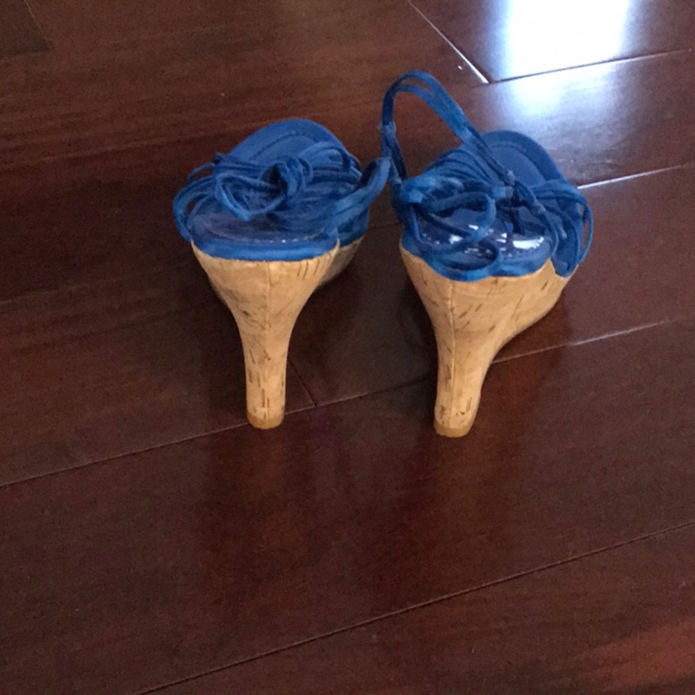 Shoes - Picture 4 of 4